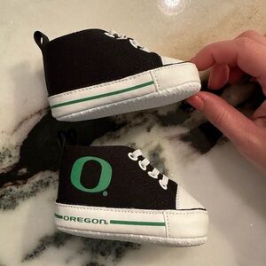 Oregon Duck Baby Crib Booties, Size 0-6 Months, NEW University of Oregon 💚💛